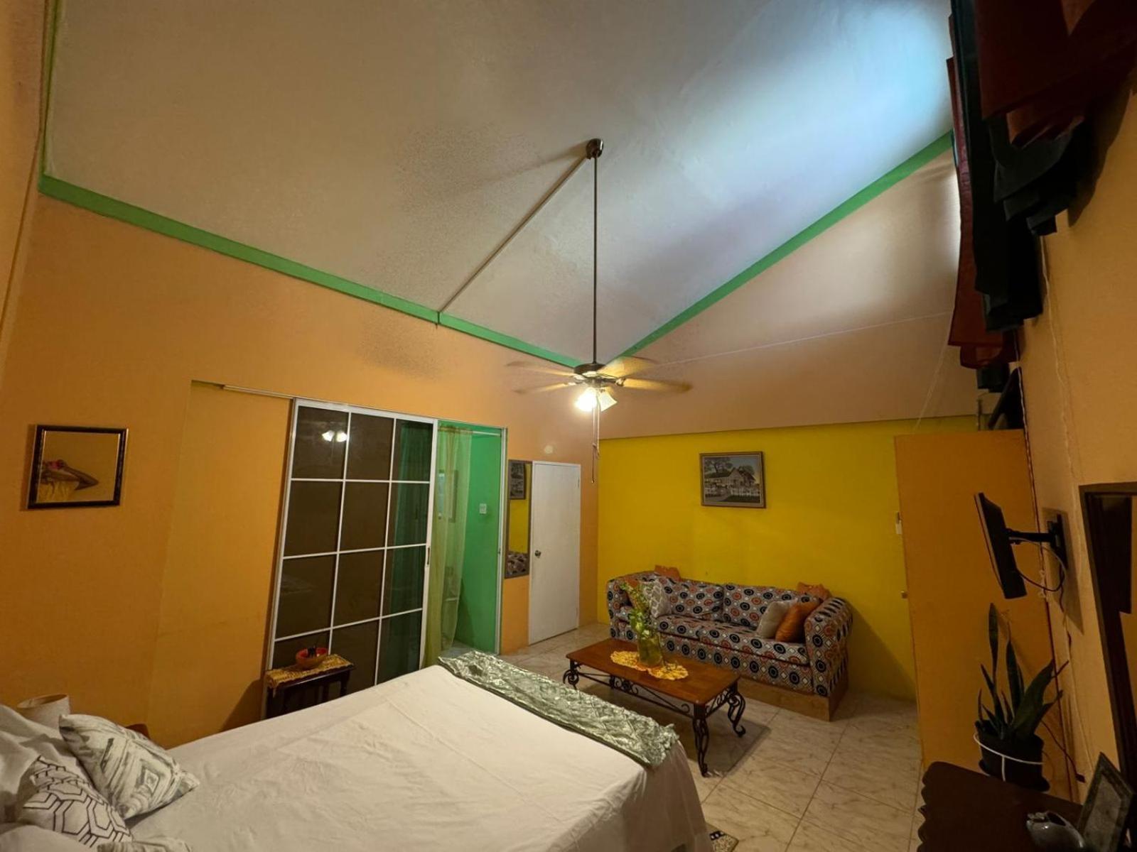 Shalom Suite 2, Manor Park Kingston Exteriör bild